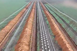 Jak tam Rus vstoupí, bez boje zahyne. Ukrajinci ukázali 3 000 km dlouhé obranné linie viditelné z vesmíru, které nejde zdolat